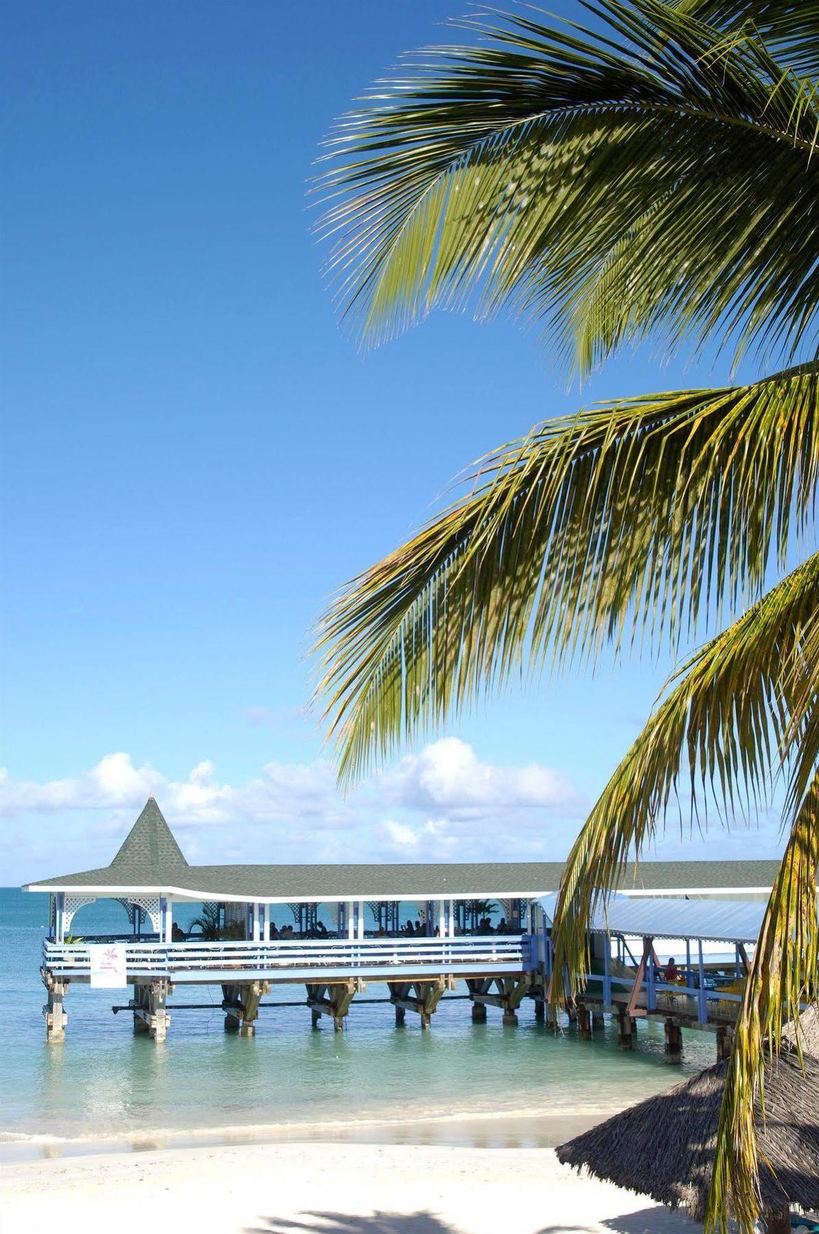 Hotel Starfish Halcyon Cove Dickenson Bay Exterior foto